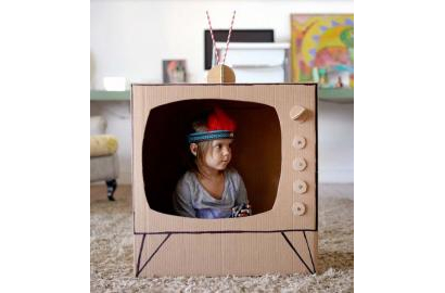 Hô biến thùng carton Q3 thành đồ chơi cho bé